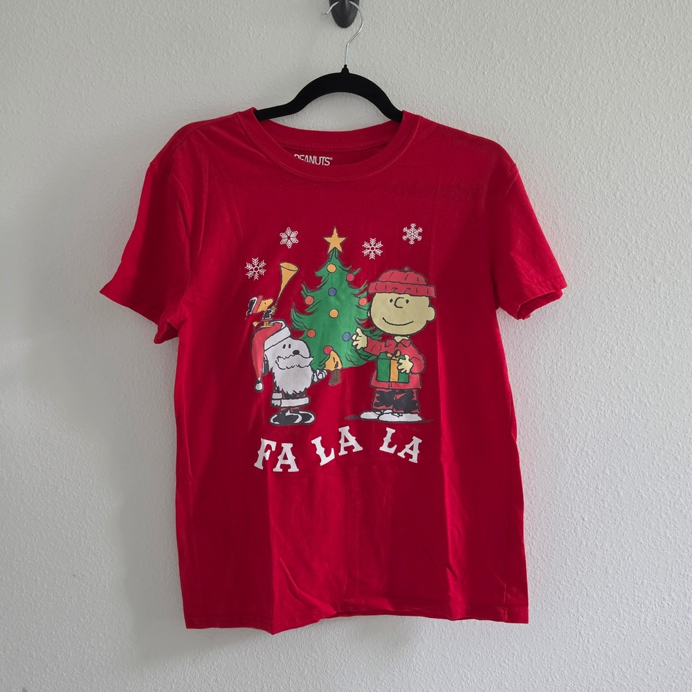 Peanuts Christmas Red Graphic Tee Snoopy Charlie Brown Fa La La Size M